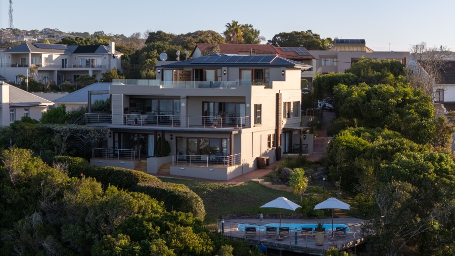 7 Bedroom Property for Sale in Bowtie Western Cape